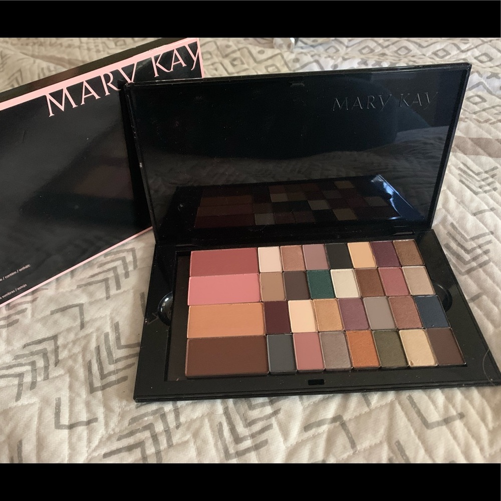 ‼️SOLD‼️ 💖 Mary Kay - Makeup Palette 💖